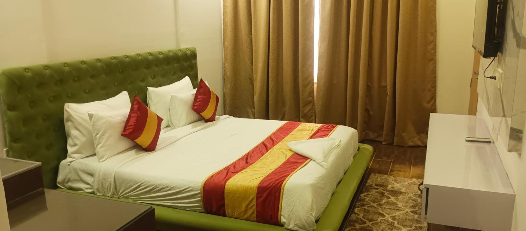 Hotel Elite Sector 45 I Gurgaon Central I Couple Friendly Eksteriør billede