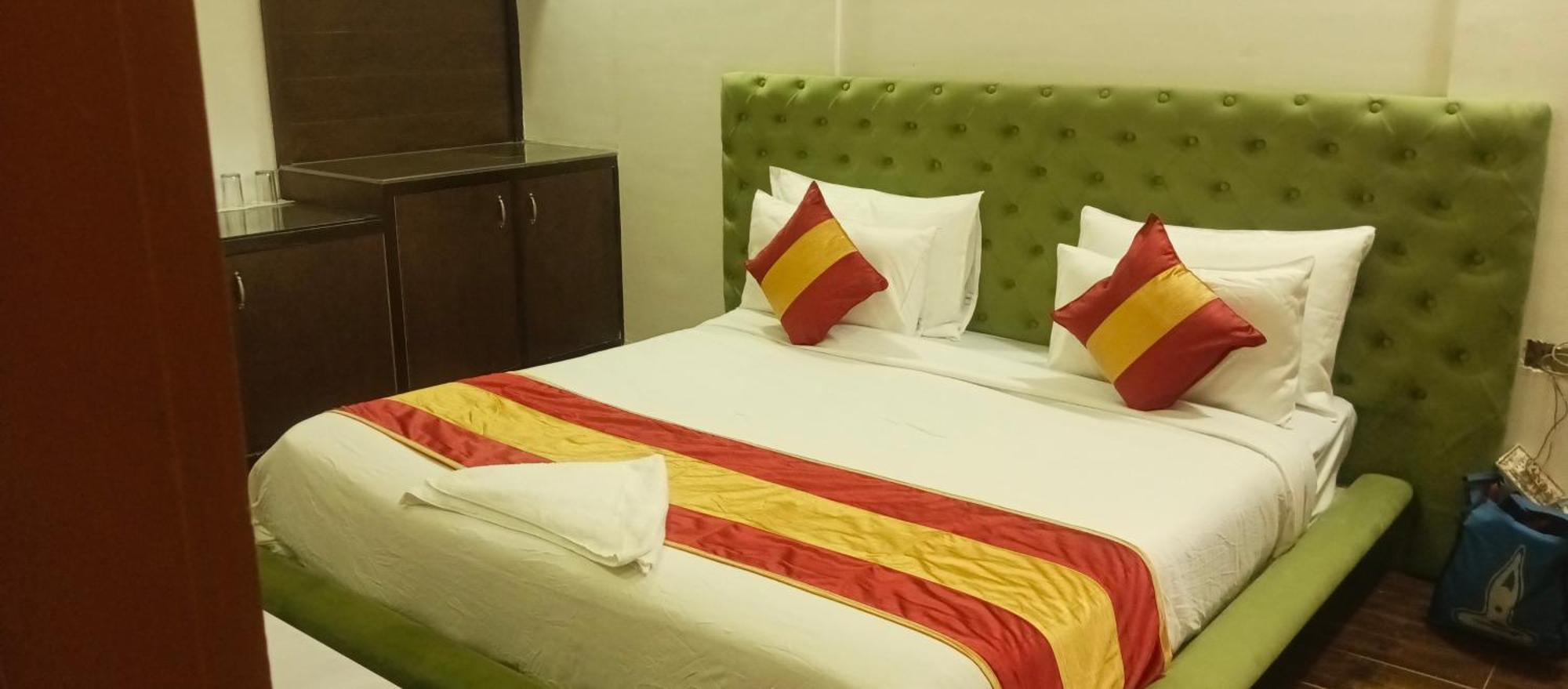 Hotel Elite Sector 45 I Gurgaon Central I Couple Friendly Eksteriør billede