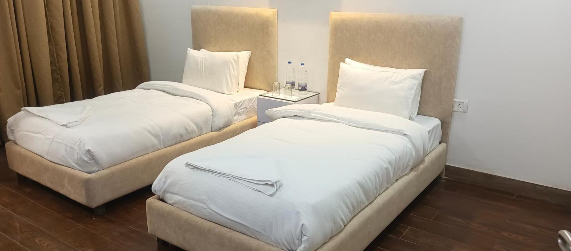 Hotel Elite Sector 45 I Gurgaon Central I Couple Friendly Eksteriør billede
