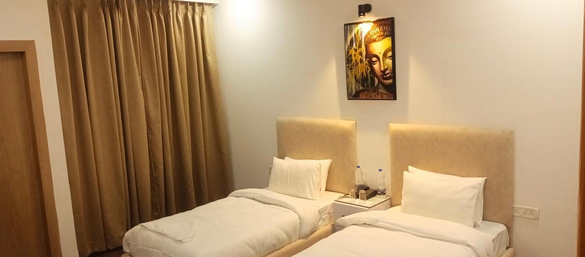 Hotel Elite Sector 45 I Gurgaon Central I Couple Friendly Eksteriør billede