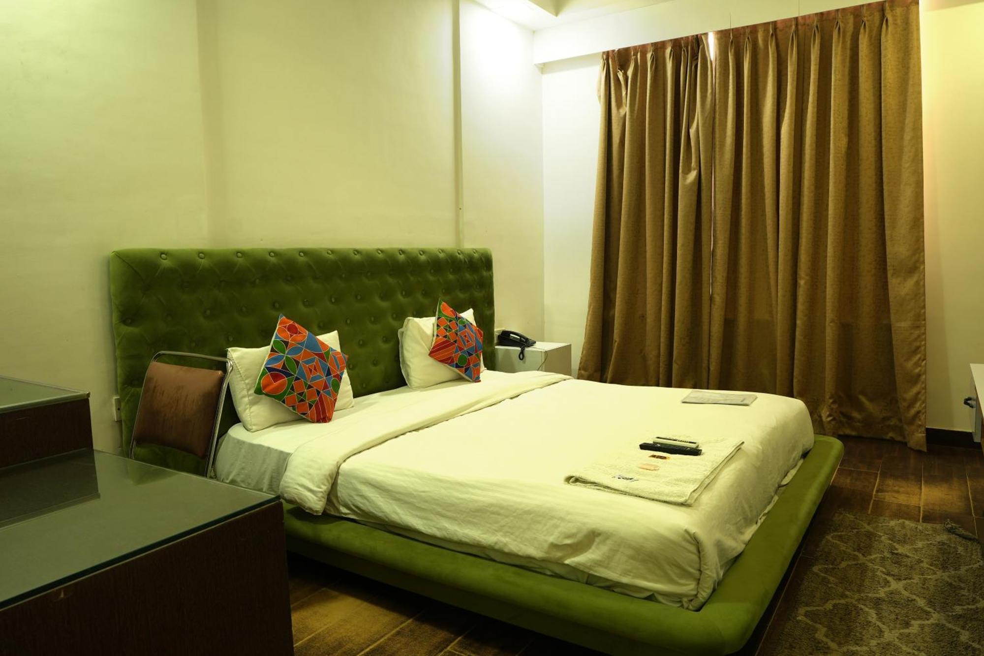 Hotel Elite Sector 45 I Gurgaon Central I Couple Friendly Eksteriør billede
