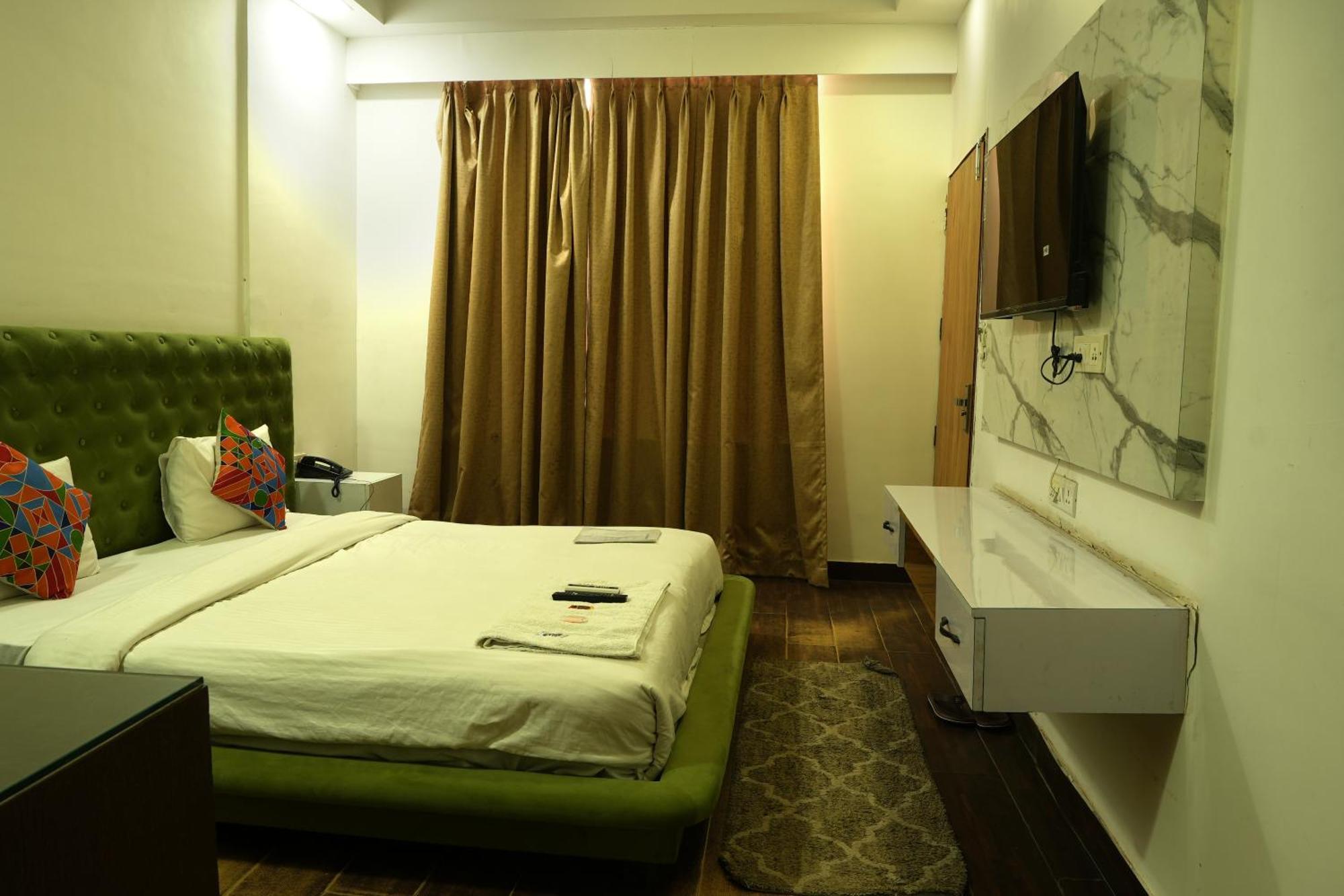 Hotel Elite Sector 45 I Gurgaon Central I Couple Friendly Eksteriør billede