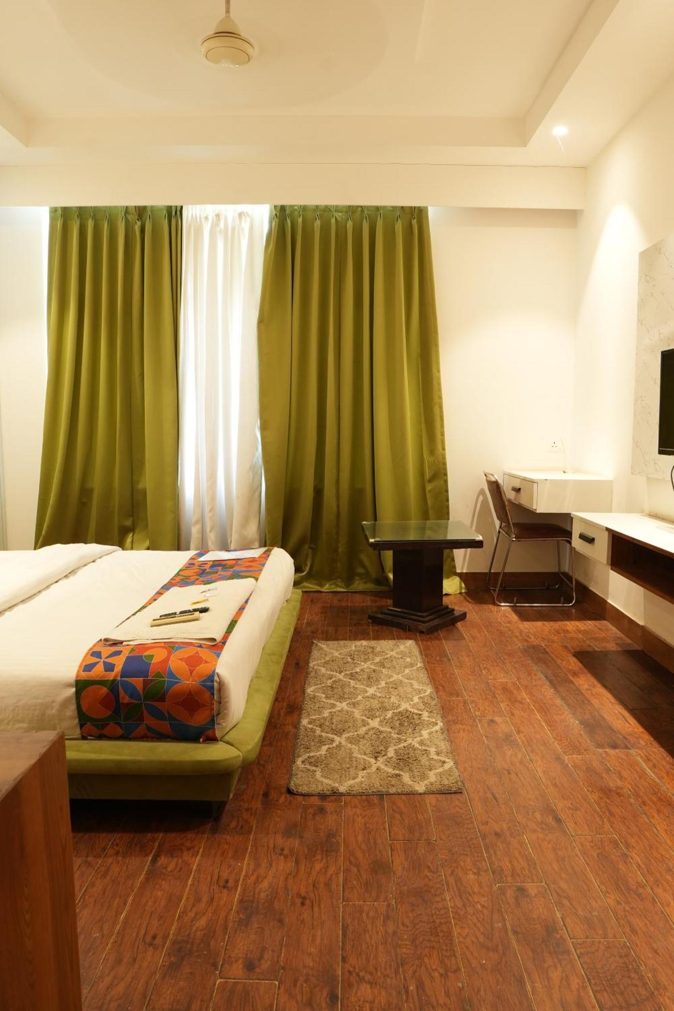 Hotel Elite Sector 45 I Gurgaon Central I Couple Friendly Eksteriør billede